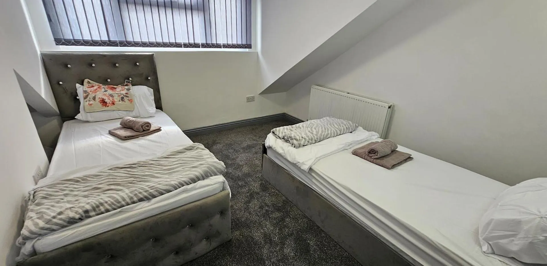 Luxury Four Bedroom House Bradford  Holiday home Bradford (West Yorkshire)
